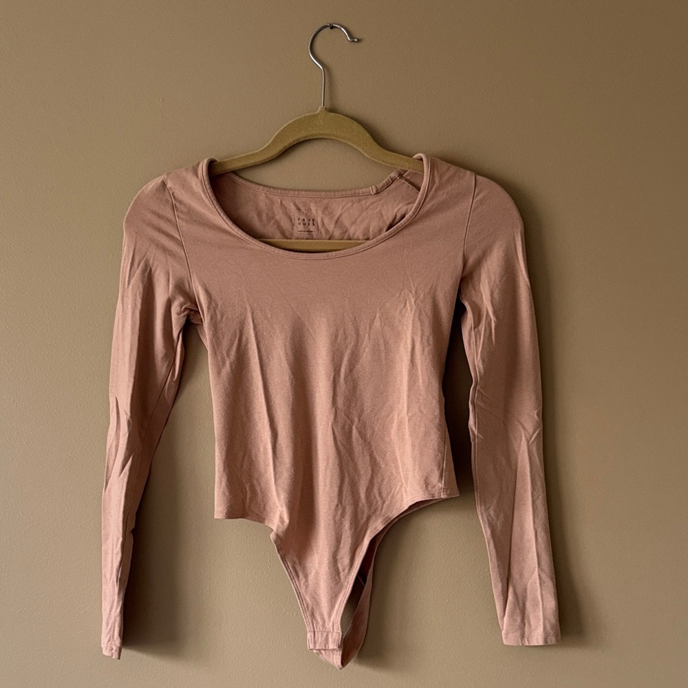 Women's Long-Sleeve Scoop Neck Bodysuit - Camel Tan- Banana Republic XS
